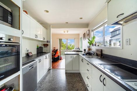 Photo of property in 13 Celeste Place, Totara Vale, Auckland, 0627