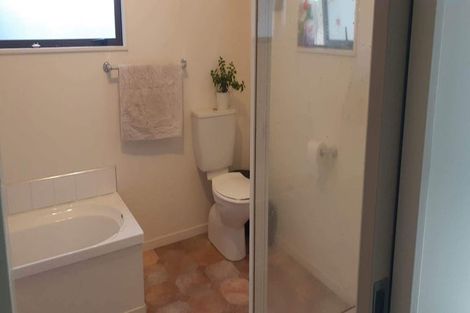 Photo of property in 194 High Street North, Carterton, 5713