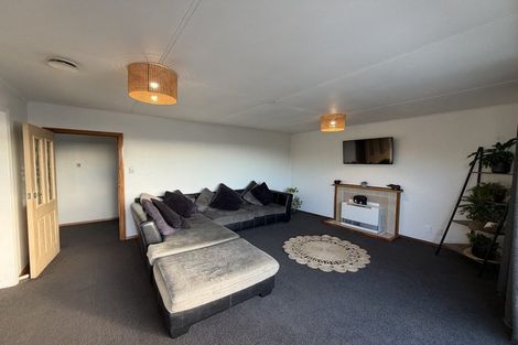 Photo of property in 44 Discovery Place, Marfell, New Plymouth, 4310