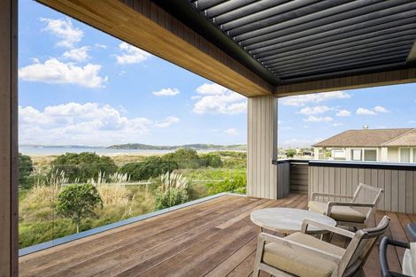 Photo of property in 8 Lagoon Way, Omaha, 0986