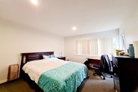 Photo of property in 31 Mandeville Place, Unsworth Heights, Auckland, 0632
