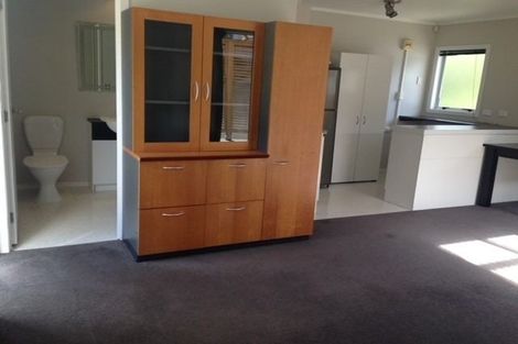 Photo of property in 25 Glenfern Road, Mellons Bay, Auckland, 2014
