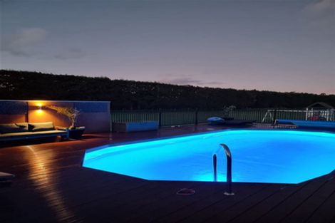 Photo of property in 773 Waitakere Road, Kumeu, 0891