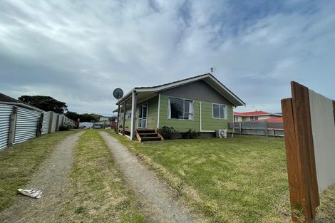 Photo of property in 60 Matai Street, Castlecliff, Whanganui, 4501