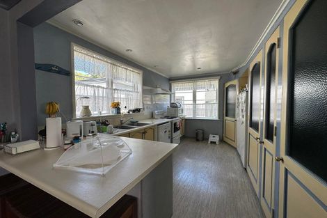 Photo of property in 22 Stokes Valley Road, Stokes Valley, Lower Hutt, 5019