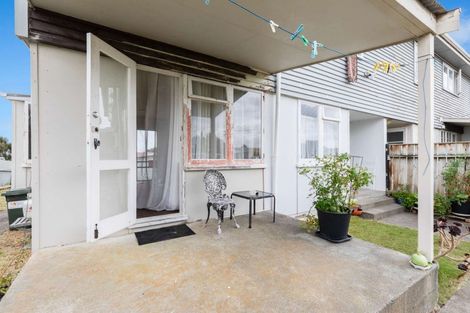 Photo of property in 14 Matipo Street, Castlecliff, Whanganui, 4501