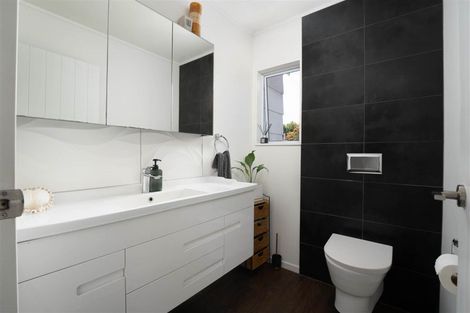 Photo of property in 11 Waimanu Place, Point Wells, Warkworth, 0986