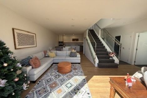 Photo of property in 905e East Coast Road, Northcross, Auckland, 0632