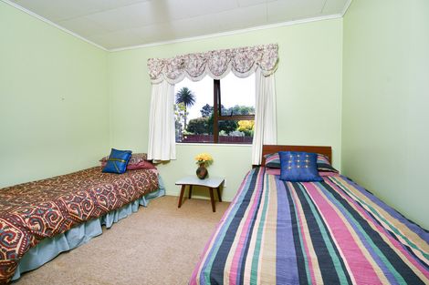 Photo of property in 1/94 Roberts Road, Te Atatu South, Auckland, 0610