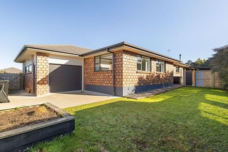 Photo of property in 6 Galea Grove, Kelvin Grove, Palmerston North, 4414