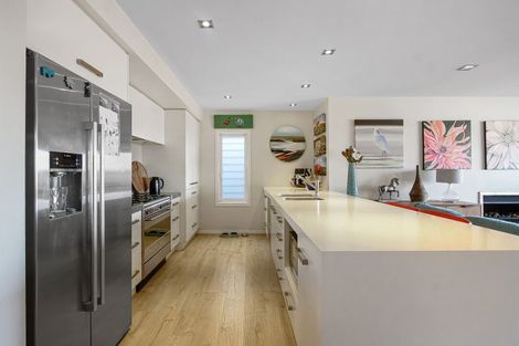 Photo of property in 7a Torkar Road, Clarks Beach, 2122