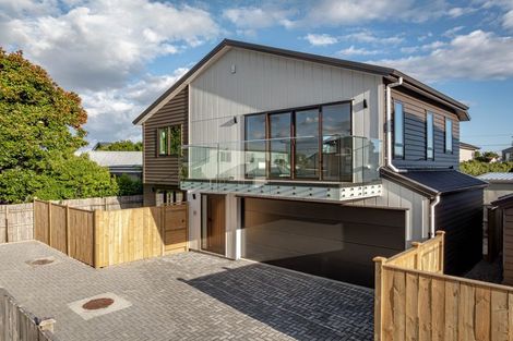Photo of property in 3c Dawnhaven Drive, Te Atatu Peninsula, Auckland, 0610
