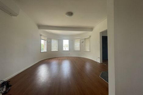 Photo of property in 7 Springbank Lane, Te Atatu Peninsula, Auckland, 0610