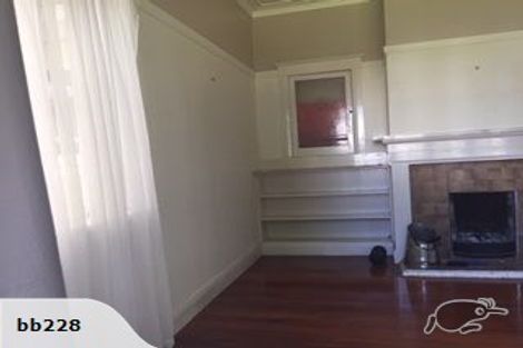 Photo of property in 39 Queen Street, Northcote Point, Auckland, 0627