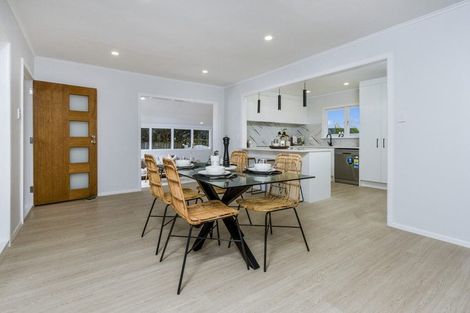 Photo of property in 2/22 Windy Ridge Road, Glenfield, Auckland, 0629