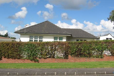 Photo of property in 31 Eastglen Road, Glen Eden, Auckland, 0602