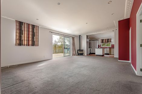 Photo of property in 2 Kowhai Street, Tokomaru, Palmerston North, 4474
