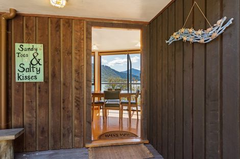 Photo of property in 556 Moetapu Bay Road, Moetapu Bay, Picton, 7282