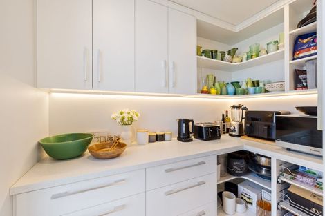 Photo of property in 110 Mount Pleasant Road, Mount Pleasant, Christchurch, 8081