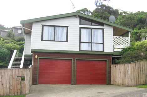 Photo of property in 27 Thatcher Crescent, Crofton Downs, Wellington, 6035