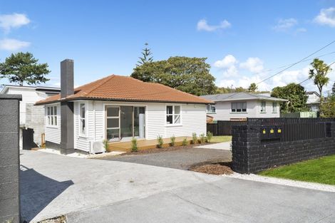 Photo of property in 33 Longburn Road, Henderson, Auckland, 0610