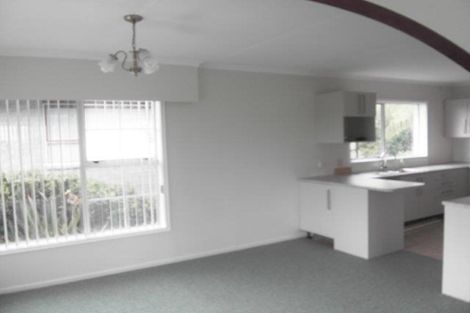 Photo of property in 15 Cumberland Street, Merrilands, New Plymouth, 4312