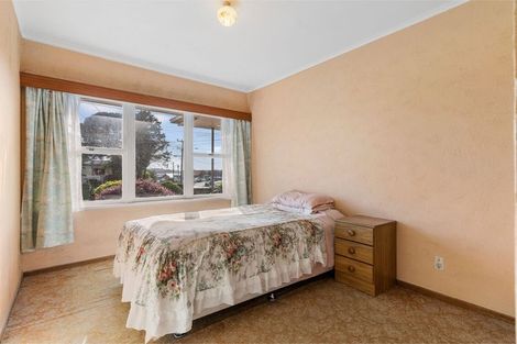 Photo of property in 201 Chivalry Road, Glenfield, Auckland, 0629