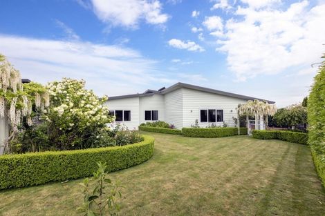 Photo of property in 14 Karoola Place, Havelock North, 4130