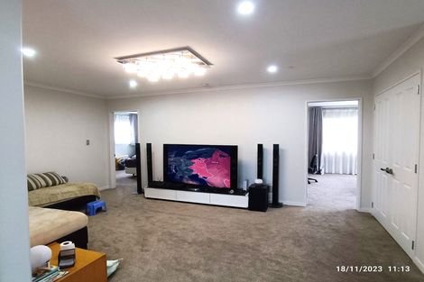 Photo of property in 73 Rosewell Crescent, Flat Bush, Auckland, 2019