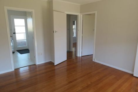 Photo of property in 2/34 Pupuke Road, Takapuna, Auckland, 0622