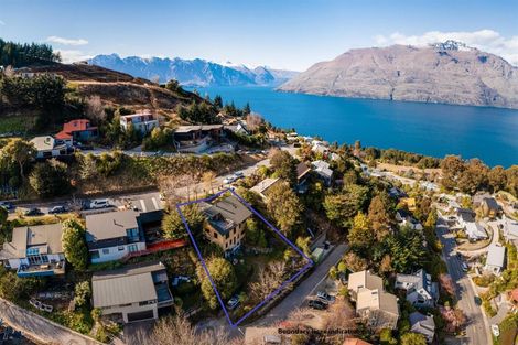 Photo of property in 16 Mackinnon Terrace, Sunshine Bay, Queenstown, 9300