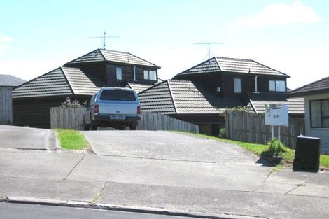 Photo of property in 1/21 Jumento Place, Unsworth Heights, Auckland, 0632