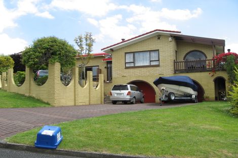 Photo of property in 14 Dunolly Place, Pukekohe, 2120