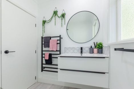 Photo of property in 316 Te Moana Road, Waikanae, 5036