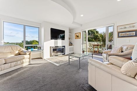 Photo of property in 18a Sylvan Park Avenue, Milford, Auckland, 0620