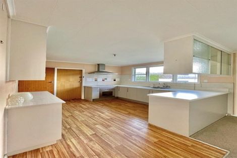 Photo of property in 16 Moeraki Road, Maoribank, Upper Hutt, 5018