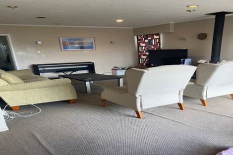 Photo of property in 10 Westview Grove, Miramar, Wellington, 6022