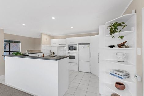 Photo of property in 1/46 Westpark Drive, West Harbour, Auckland, 0618
