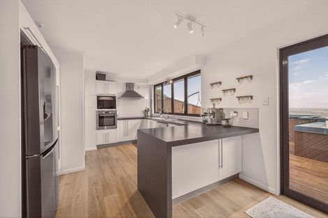 Photo of property in 5 Plains View, Mount Pleasant, Christchurch, 8081