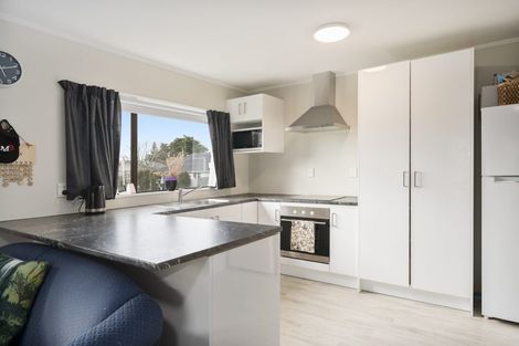 Photo of property in 2/70 Pomaria Road, Henderson, Auckland, 0610