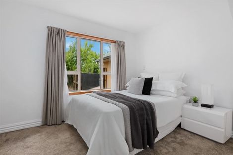 Photo of property in 55 Memorial Avenue, Ilam, Christchurch, 8053