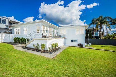 Photo of property in 2/30 Beechwood Road, Rothesay Bay, Auckland, 0630