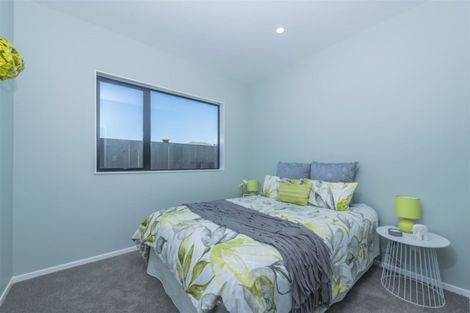 Photo of property in 12 Vinistra Road, Kumeu, 0810