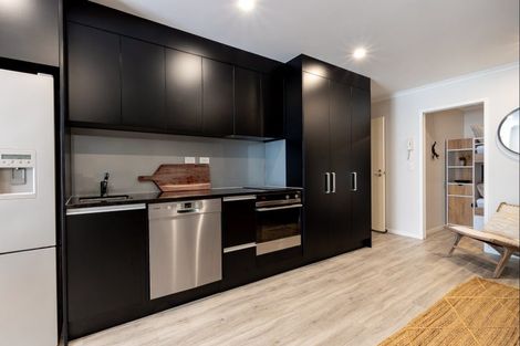 Photo of property in 2/19 Victoria Road, Mount Maunganui, 3116