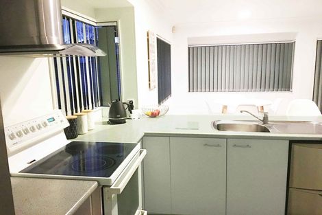 Photo of property in 25 Shelly Beach Parade, Cockle Bay, Auckland, 2014