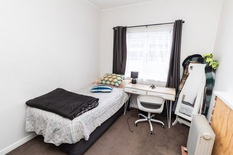 Photo of property in 49 Waiwhetu Road, Waiwhetu, Lower Hutt, 5010