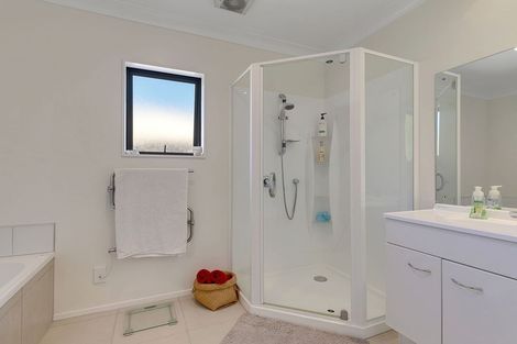 Photo of property in 3 Didsbury Grove, Churton Park, Wellington, 6037