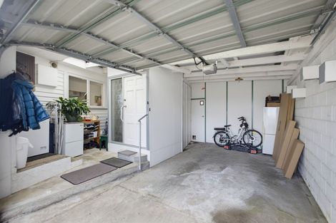 Photo of property in 205 Mangorei Road, Merrilands, New Plymouth, 4312