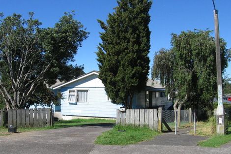 Photo of property in 15 Cecil Beatt Place, West Harbour, Auckland, 0618