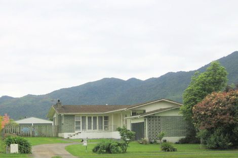 Photo of property in 132 Stanley Avenue, Te Aroha, 3320